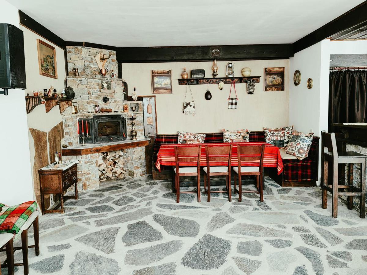 Rimovata Kashta Guest House 레슈텐 외부 사진