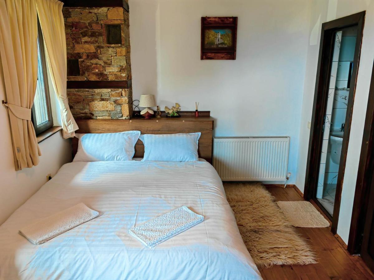Rimovata Kashta Guest House 레슈텐 외부 사진
