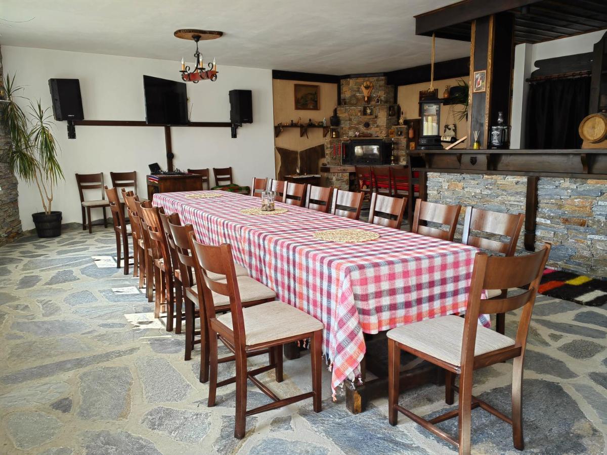 Rimovata Kashta Guest House 레슈텐 외부 사진