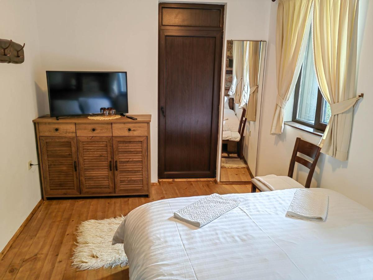 Rimovata Kashta Guest House 레슈텐 외부 사진