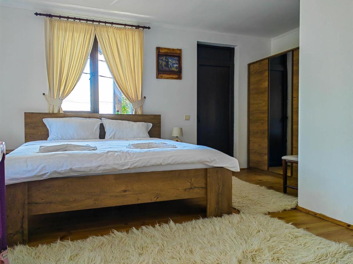 Rimovata Kashta Guest House 레슈텐 외부 사진